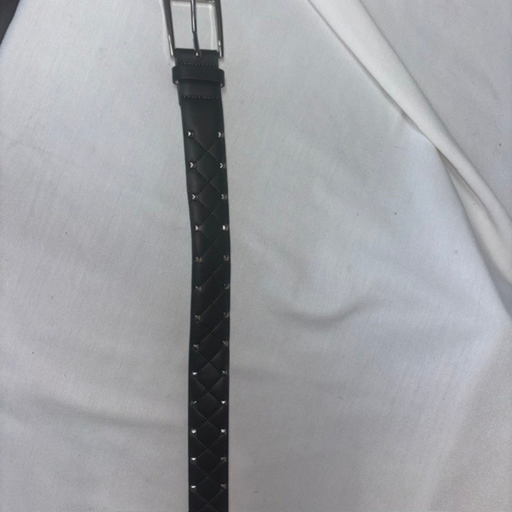 White House Black Market Studded Belt Black Quilted Silver Pyramid Studs Size M - Picture 3 of 6
